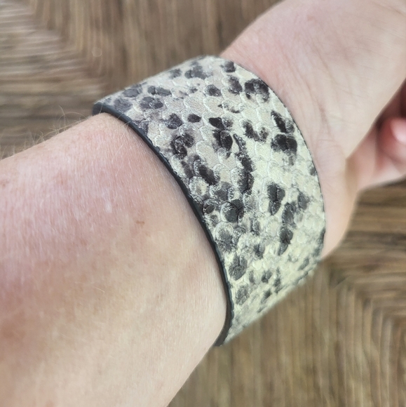 Absolutely Gorgeous All Saints Snake Skin Bracelet Cuff 😍 - Picture 5 of 9